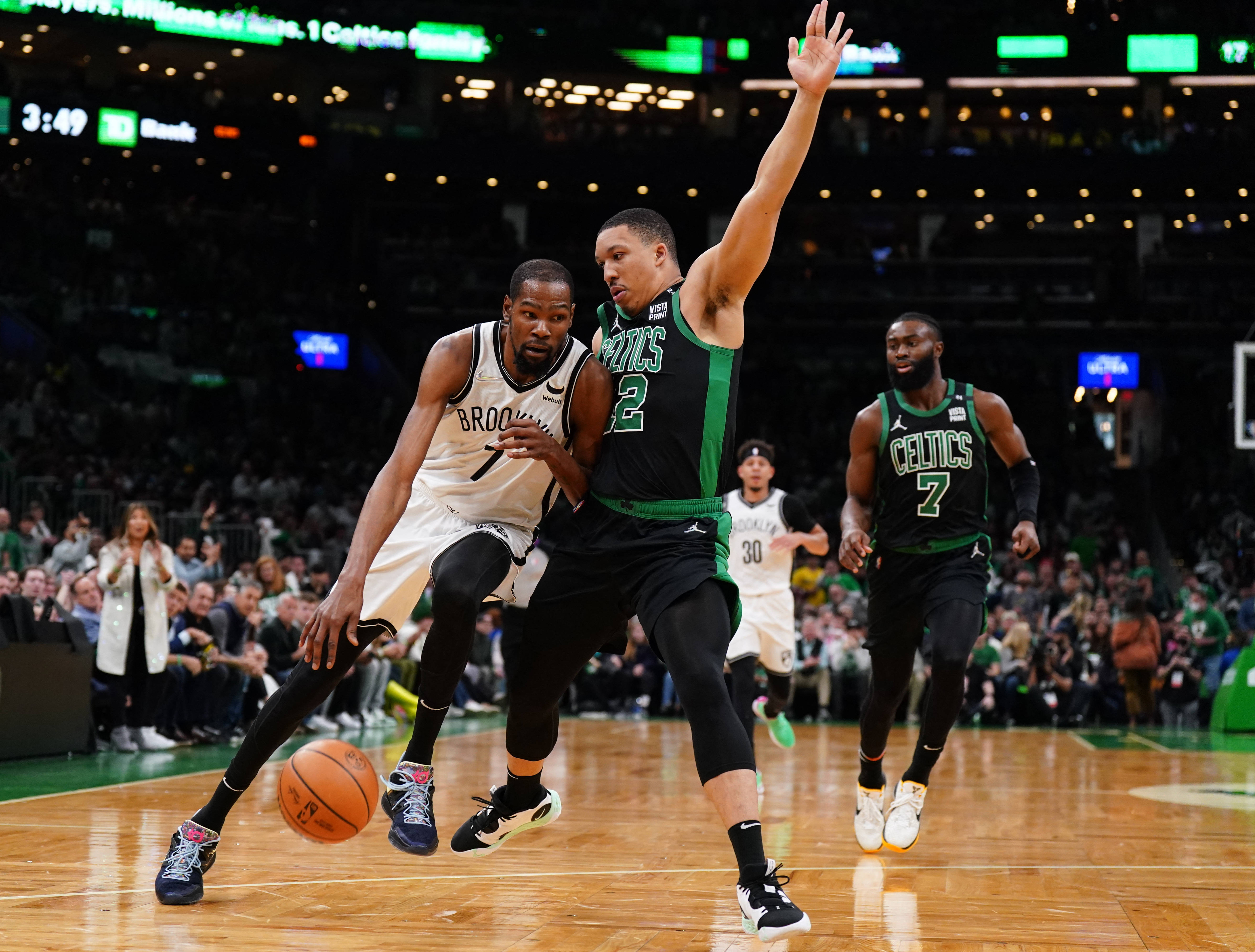 爱游戏官网-Faker连续十二场比赛得分超过大比分获胜，篮网不断突破！-爱游戏官网